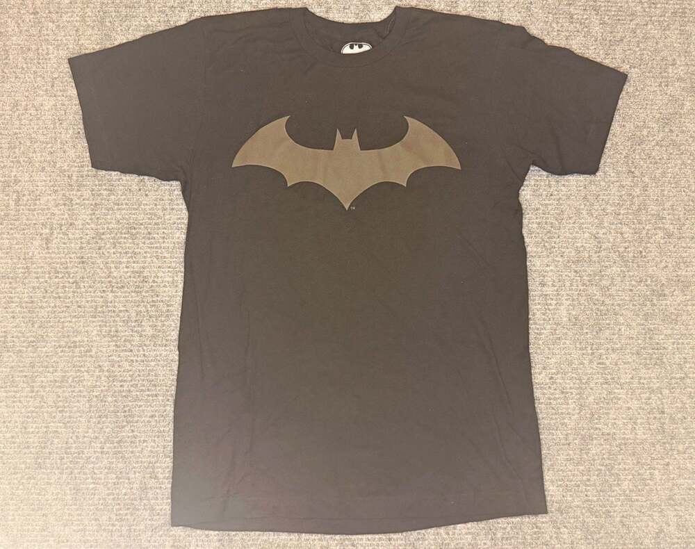 Batman DC Comics Black T-Shirt Gray Bat Logo 100% Cotton Size Medium